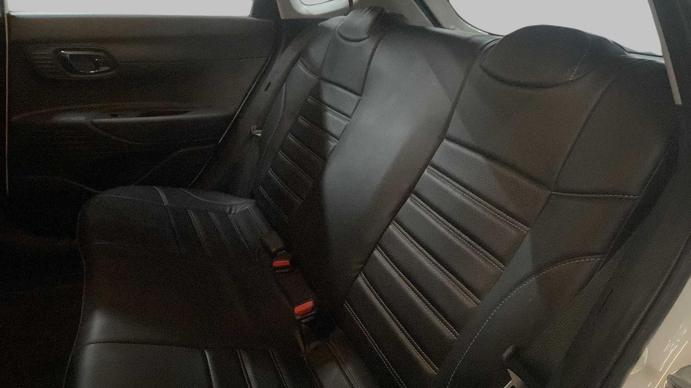 2022 Hyundai NEW I20 SPORTZ 1.2 AT, Petrol, Automatic, 17,385 km, Right Side Rear Door Cabin