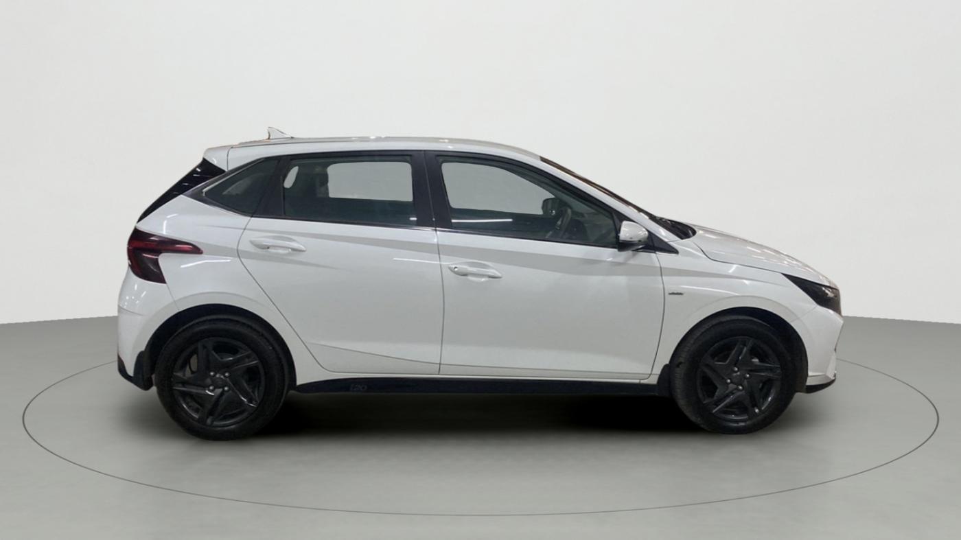 2022 Hyundai NEW I20 SPORTZ 1.2 AT, Petrol, Automatic, 17,385 km, Right Side View