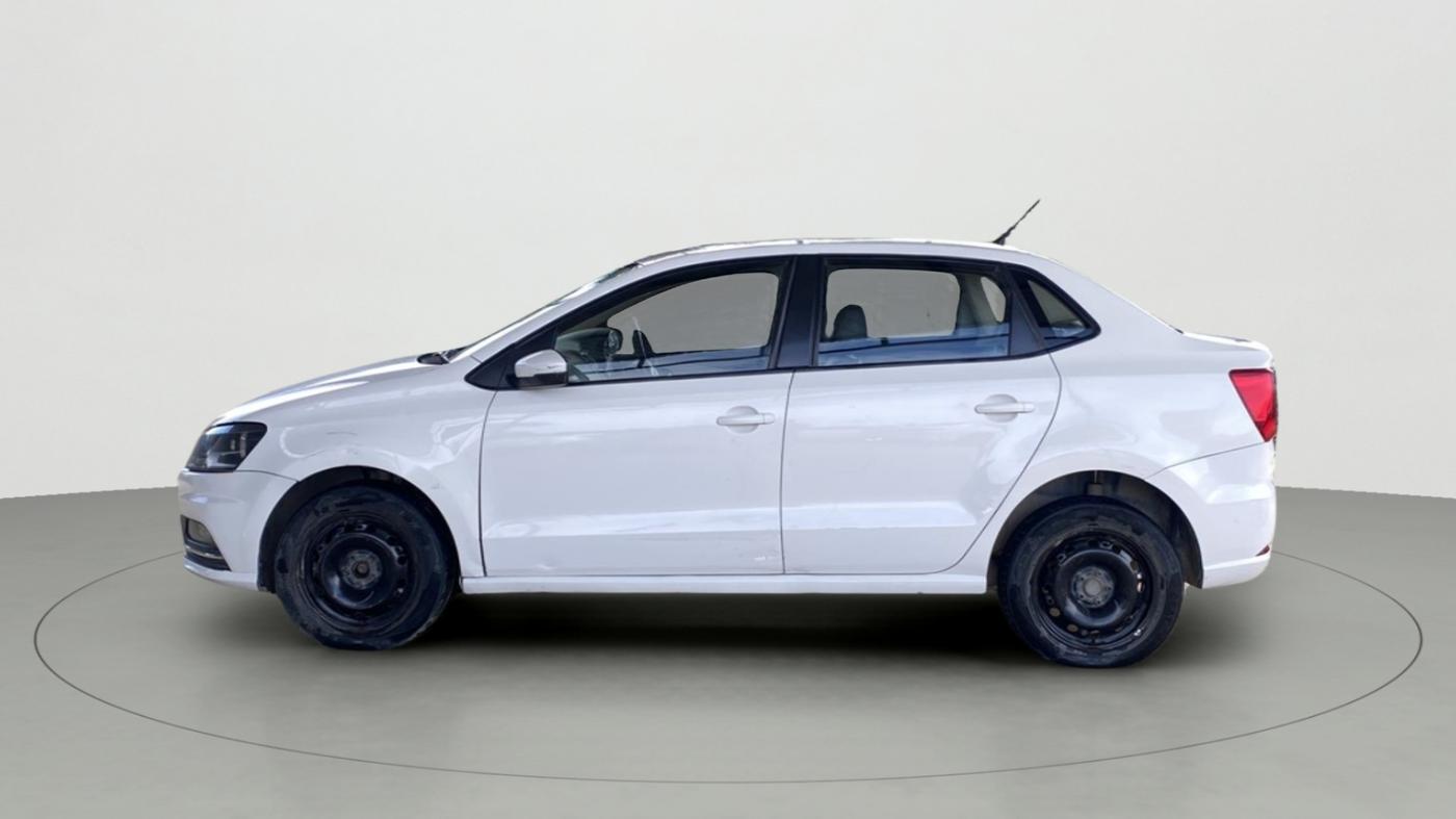 2017 Volkswagen Ameo COMFORTLINE 1.5 AT, Diesel, Automatic, 1,18,954 km, Left Side