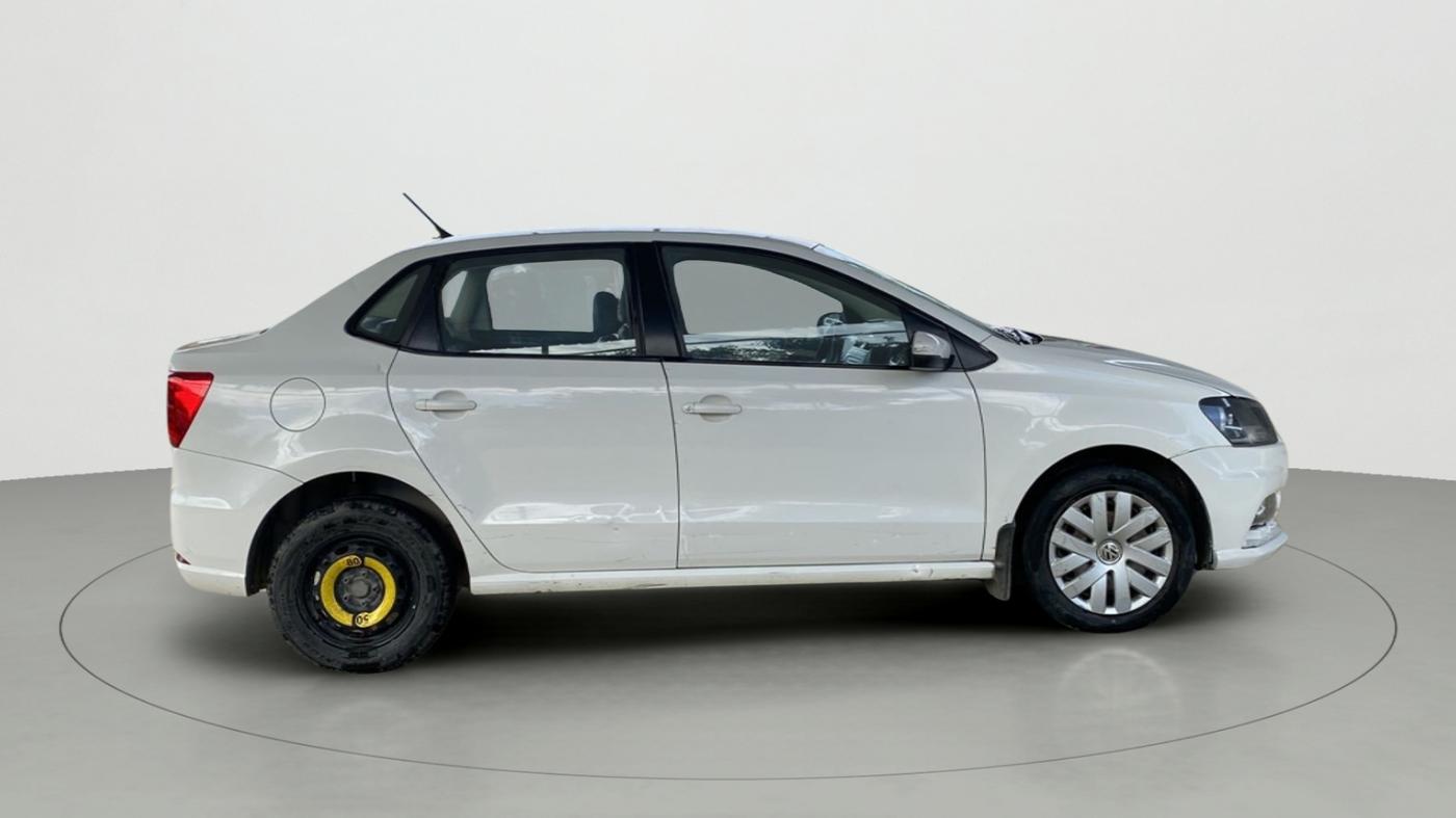 2017 Volkswagen Ameo COMFORTLINE 1.5 AT, Diesel, Automatic, 1,18,954 km, Right Side View