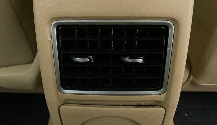 2016 Volkswagen Vento HIGHLINE DIESEL 1.5, Diesel, Manual, 1,14,827 km, Rear AC Vents