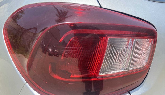 2020 Renault Kwid RXT 1.0 AMT (O), Petrol, Automatic, 10,916 km, Left tail light - Minor scratches