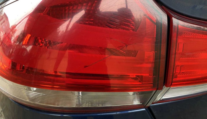2018 Maruti Ciaz ALPHA  AT 1.5 SHVS PETROL, Petrol, Automatic, 58,132 km, Left tail light - < 2 inches,no. = 2