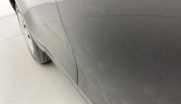 2014 Maruti Swift VXI, Petrol, Manual, 95,370 km, Driver-side door - Slightly dented