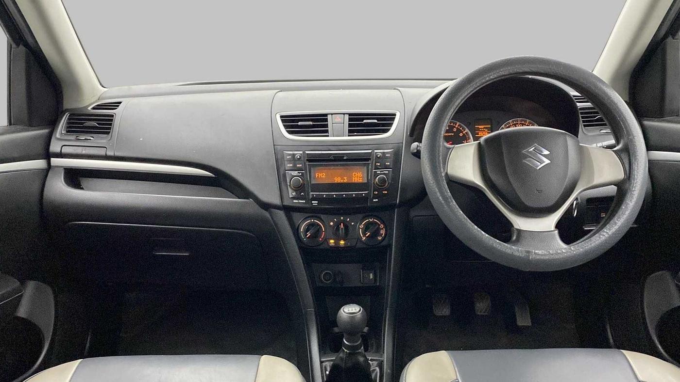 2014 Maruti Swift VXI, Petrol, Manual, 95,370 km, Dashboard
