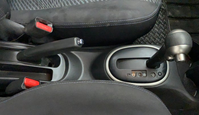 2016 Nissan Micra XV CVT, Petrol, Automatic, 57,410 km, Gear Lever