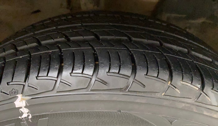 2016 Nissan Micra XV CVT, Petrol, Automatic, 57,410 km, Right Front Tyre Tread