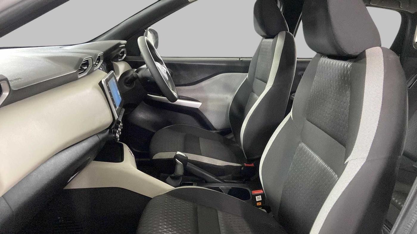 2022 Nissan MAGNITE XV TURBO CVT, Petrol, Automatic, 4,352 km, Right Side Front Door Cabin