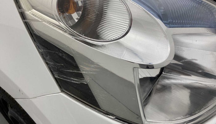 2011 Maruti Wagon R 1.0 VXI, Petrol, Manual, 59,398 km, Right headlight - Minor scratches