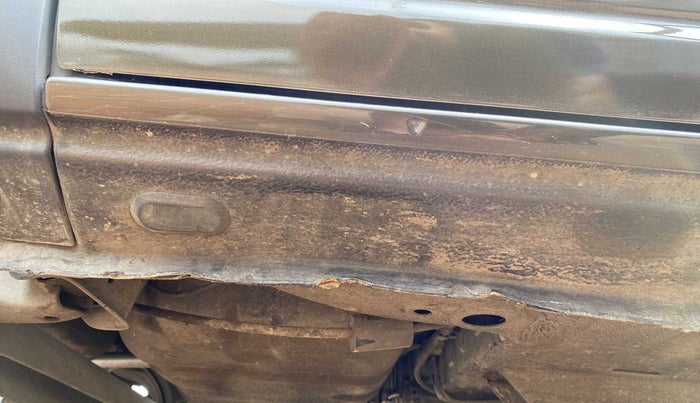 2019 Renault Kwid RXT 1.0 (O), Petrol, Manual, 52,349 km, Right running board - Slightly dented