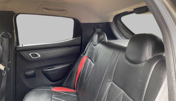 2019 Renault Kwid RXT 1.0 (O), Petrol, Manual, 52,349 km, Right Side Rear Door Cabin