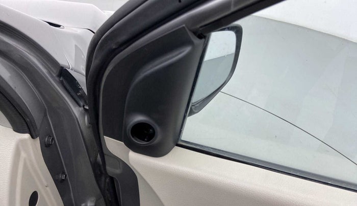 2018 Maruti Celerio VXI, Petrol, Manual, 38,581 km, Right rear-view mirror - ORVM knob broken and not working