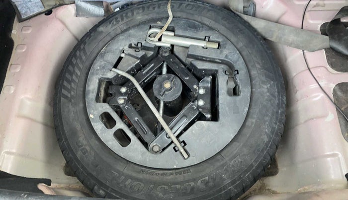 2018 Mahindra KUV 100 NXT K2 P 6 STR, Petrol, Manual, 12,882 km, Dicky (Boot door) - Jack/Tool not available