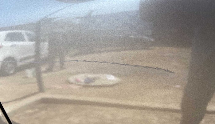 2018 Datsun Go Plus T, Petrol, Manual, 23,154 km, Front passenger door - Slightly dented