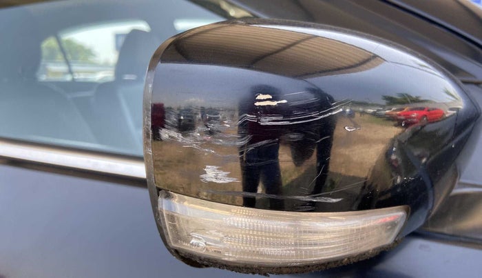 2017 Maruti Ciaz S 1.4 MT PETROL, Petrol, Manual, 54,291 km, Right rear-view mirror - Minor scratches