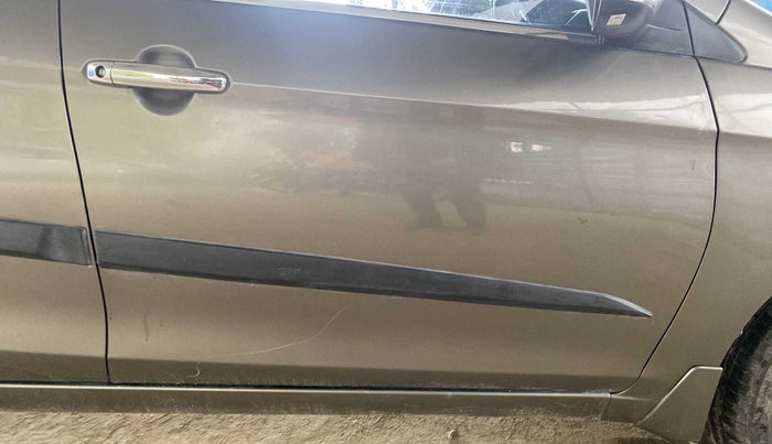 2021 Maruti Ciaz SIGMA 1.5 SHVS MT  PETROL, Petrol, Manual, 22,797 km, Driver-side door - Minor scratches