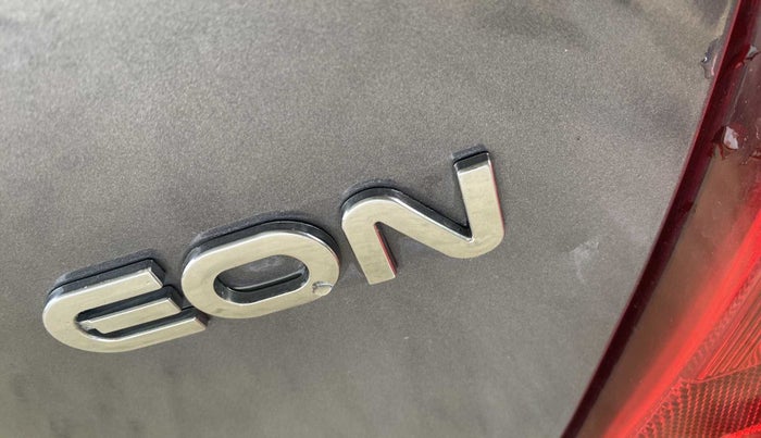 2018 Hyundai Eon ERA +, Petrol, Manual, 22,978 km, Dicky (Boot door) - Minor scratches