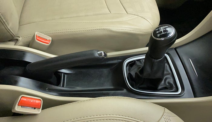 2020 Maruti Ciaz DELTA 1.5 SHVS MT PETROL, Petrol, Manual, 11,472 km, Gear Lever