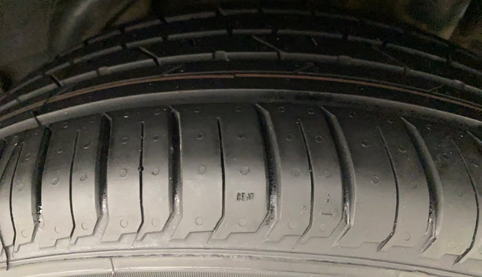 2018 Hyundai Verna 1.6 VTVT SX, Petrol, Manual, 23,948 km, Left Rear Tyre Tread