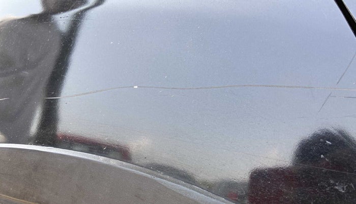 2016 Mahindra Kuv100 K4 PLUS 6 STR, Petrol, Manual, 59,804 km, Right quarter panel - Minor scratches
