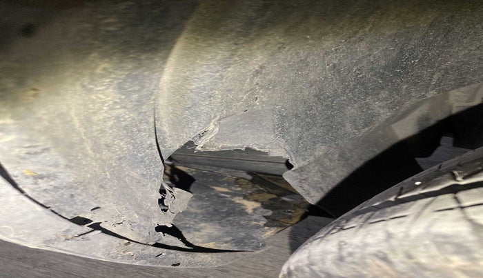 2012 Maruti Swift VXI, Petrol, Manual, 1,02,912 km, Left fender - Lining loose