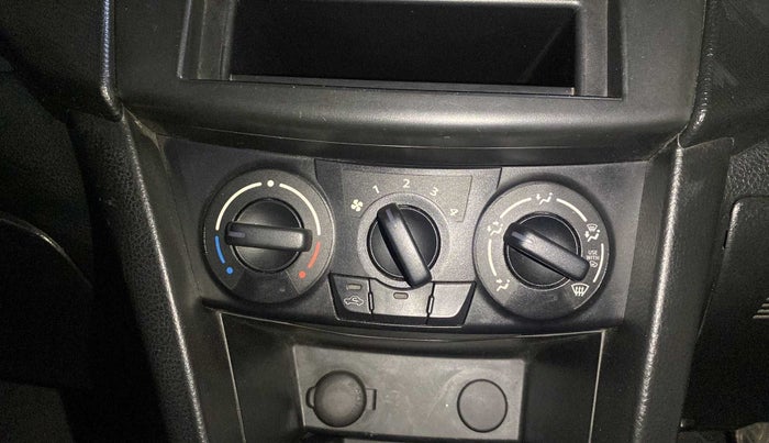2012 Maruti Swift VXI, Petrol, Manual, 1,02,912 km, AC Unit - Directional switch has minor damage