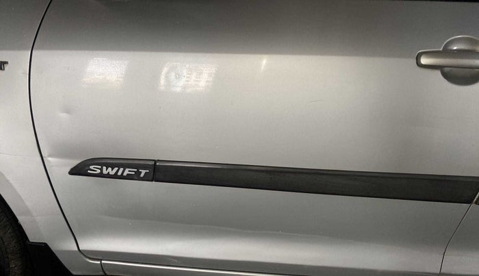2012 Maruti Swift VXI, Petrol, Manual, 1,02,912 km, Front passenger door - Slightly dented