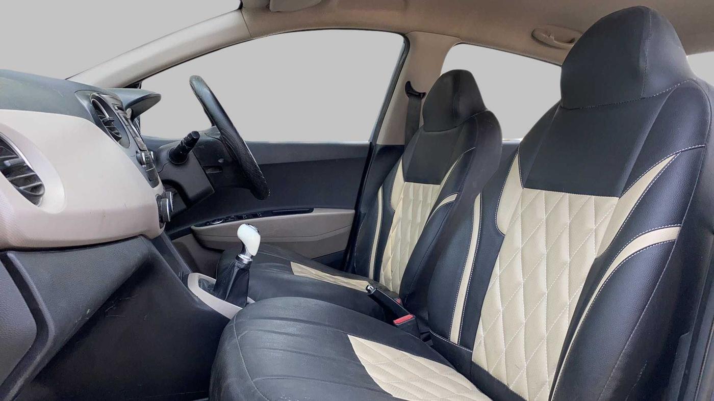 2015 Hyundai Xcent SX 1.2 (O), Petrol, Manual, 71,823 km, Right Side Front Door Cabin