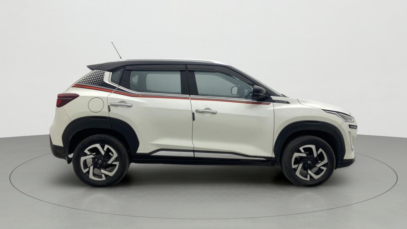 2021 Nissan MAGNITE XV PREMIUM DUAL TONE, Petrol, Manual, 23,316 km, Right Side View