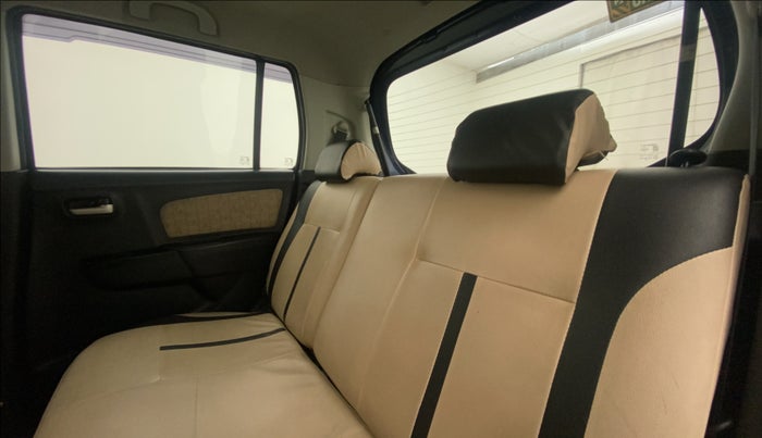 2017 Maruti Wagon R 1.0 VXI OPT, Petrol, Manual, 43,944 km, Right Side Rear Door Cabin