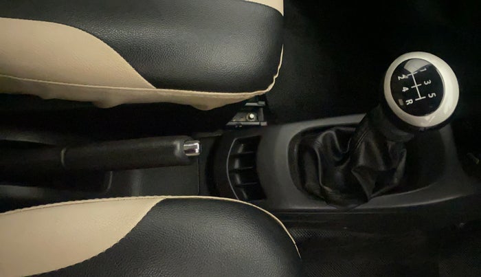 2017 Maruti Wagon R 1.0 VXI OPT, Petrol, Manual, 43,944 km, Gear Lever