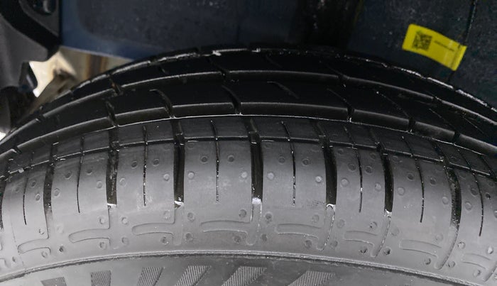 2022 Hyundai GRAND I10 NIOS SPORTZ 1.2 AT, Petrol, Automatic, 947 km, Right Rear Tyre Tread