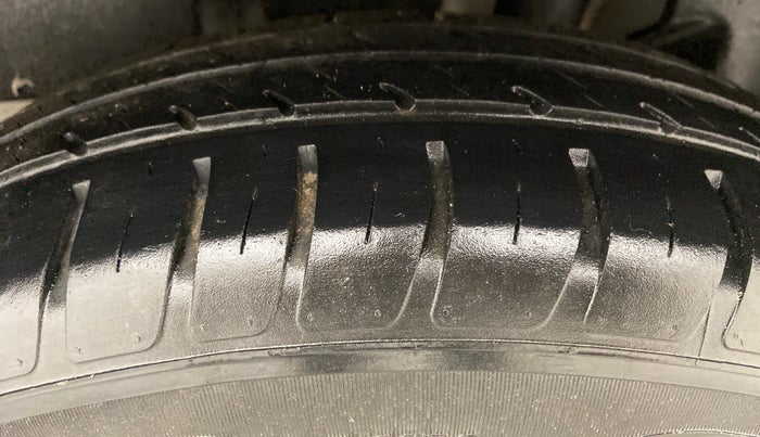 2019 Maruti Swift LXI, Petrol, Manual, 16,820 km, Left Rear Tyre Tread