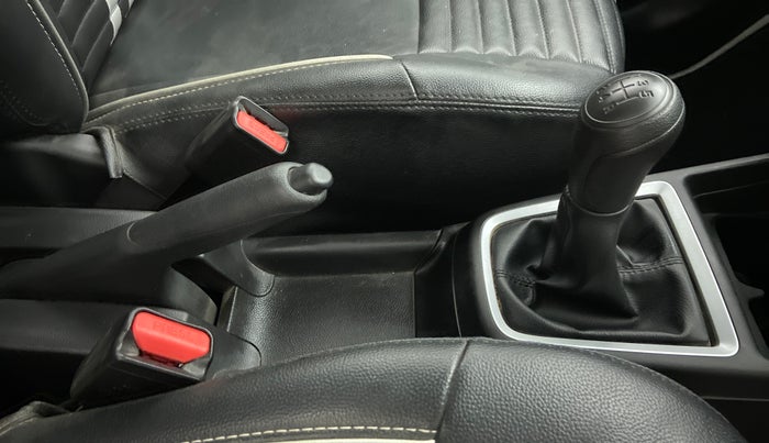 2019 Maruti Swift LXI, Petrol, Manual, 16,820 km, Gear Lever