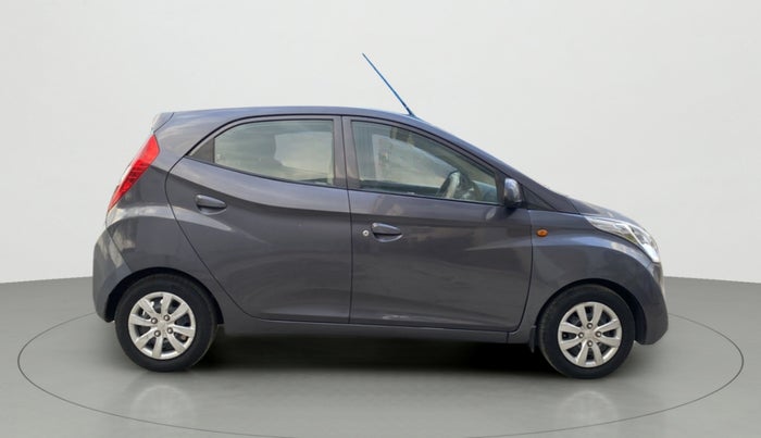 2016 Hyundai Eon SPORTZ, Petrol, Manual, 47,972 km, Right Side View