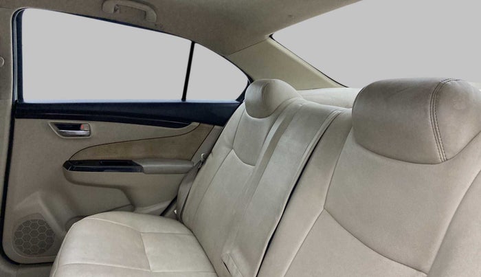 2016 Maruti Ciaz VXI+, Petrol, Manual, 76,073 km, Right Side Rear Door Cabin