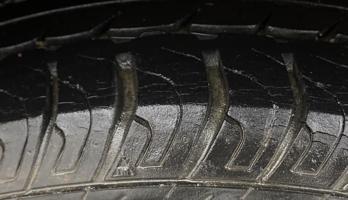 2015 Maruti Wagon R 1.0 VXI, Petrol, Manual, 19,612 km, Right Rear Tyre Tread