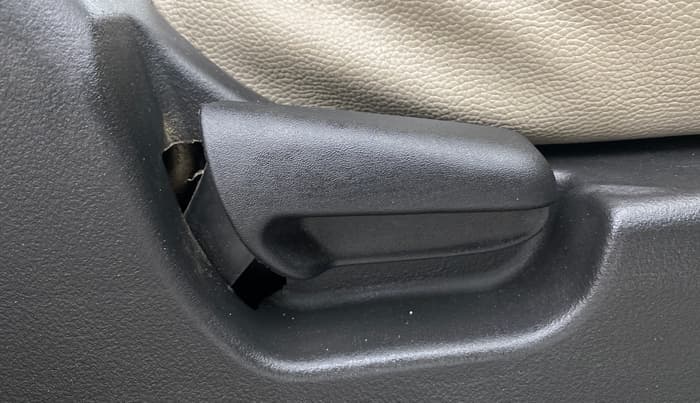 2015 Maruti Wagon R 1.0 VXI, Petrol, Manual, 19,612 km, Driver Side Adjustment Panel