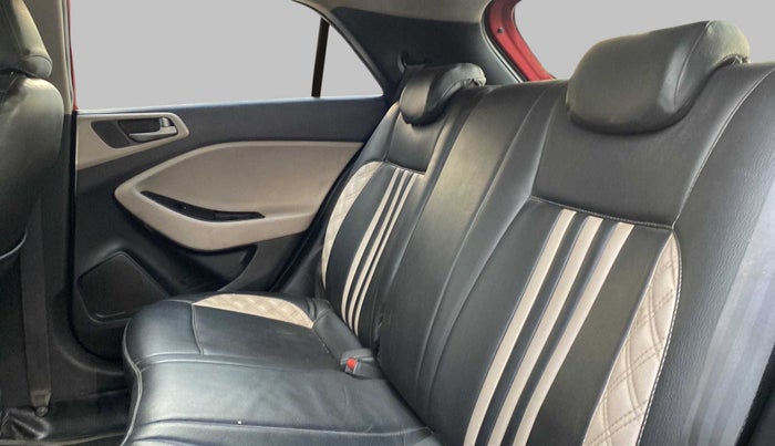 2014 Hyundai Elite i20 ASTA 1.2, CNG, Manual, 1,01,265 km, Right Side Rear Door Cabin