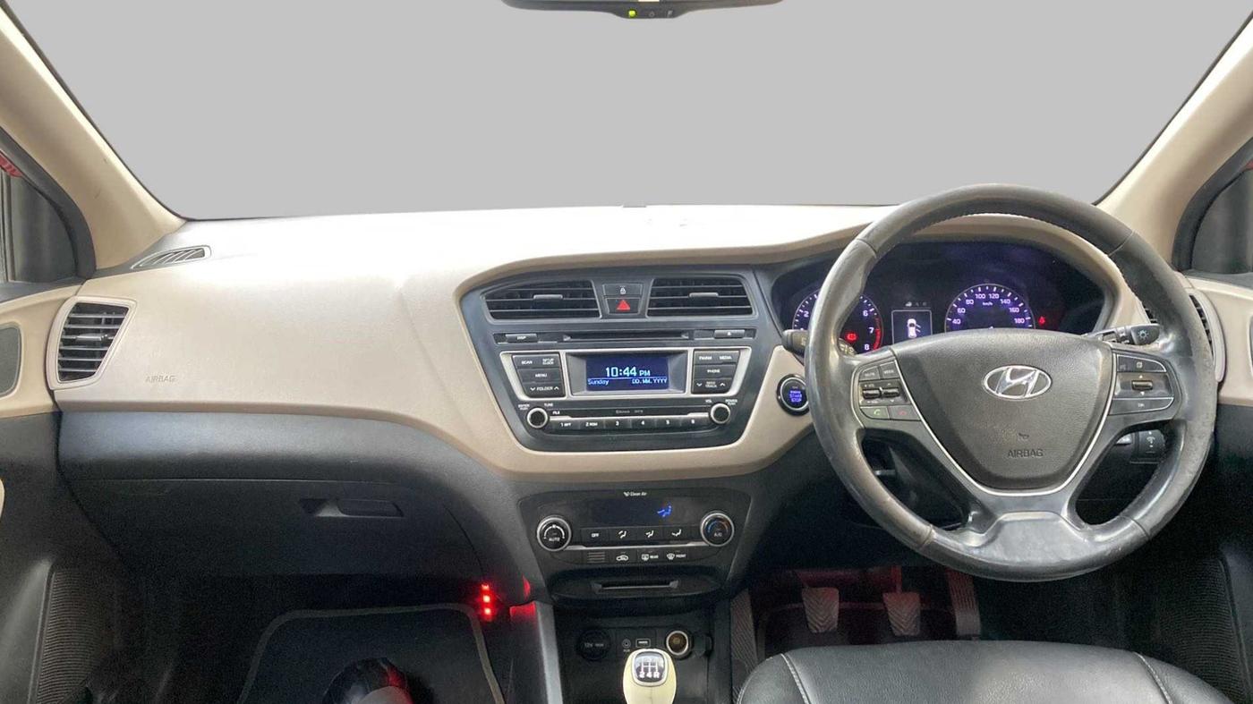 2014 Hyundai Elite i20 ASTA 1.2, CNG, Manual, 1,01,265 km, Dashboard