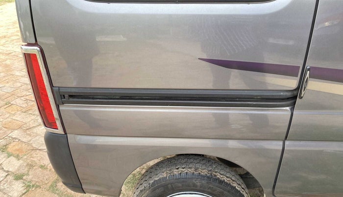 2018 Maruti Eeco 5 STR WITH A/C+HTR, Petrol, Manual, 6,406 km, Right quarter panel - Minor scratches