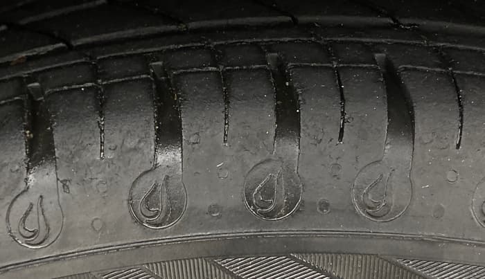2020 Renault Kwid RXT 1.0 AMT (O), Petrol, Automatic, 50,196 km, Left Rear Tyre Tread