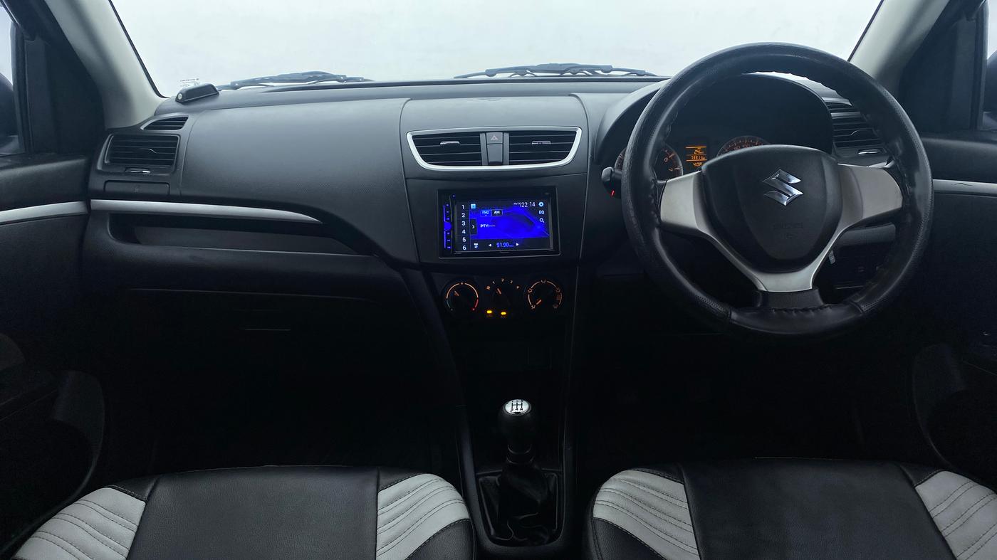 2017 Maruti Swift VXI D, Petrol, Manual, 73,372 km, Dashboard