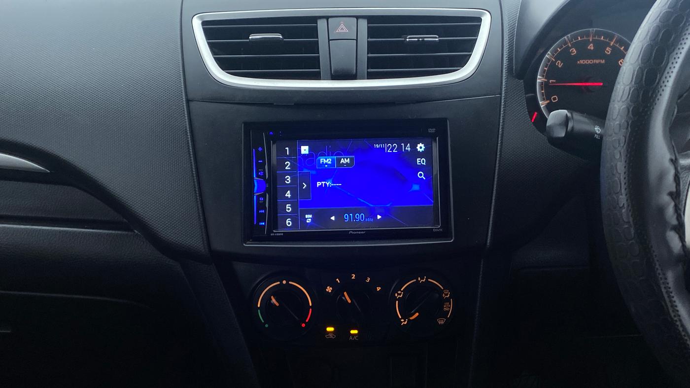 2017 Maruti Swift VXI D, Petrol, Manual, 73,372 km, Air Conditioner