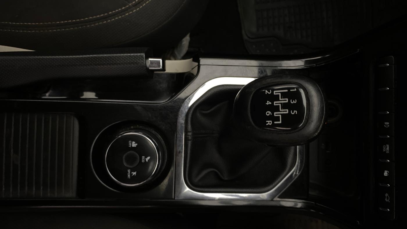 2020 Tata NEXON XZ PLUS (O) PETROL, Petrol, Manual, 63,710 km, Gear Lever