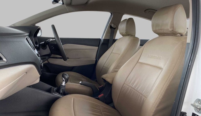 2018 Hyundai Verna 1.6 VTVT SX, Petrol, Manual, 40,645 km, Right Side Front Door Cabin