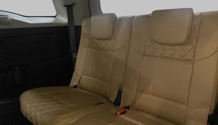 2018 Mahindra XUV500 W11 AT, Diesel, Automatic, 38,761 km, Third Seat Row ( optional )