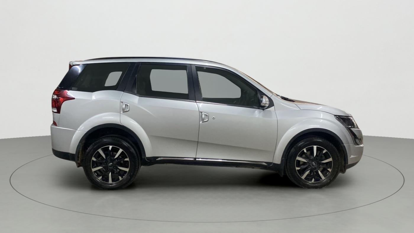 2018 Mahindra XUV500 W11 AT, Diesel, Automatic, 38,761 km, Right Side View