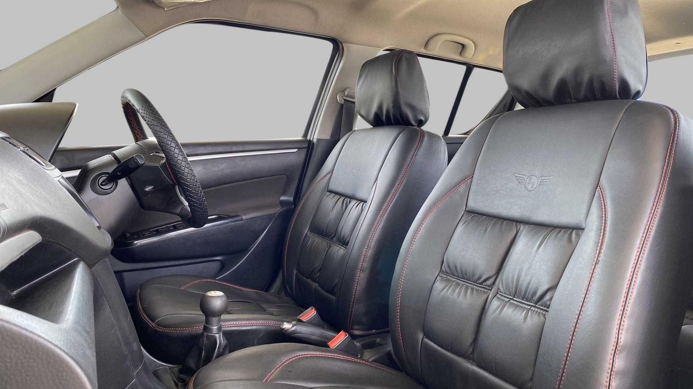 2017 Maruti Swift VXI O, CNG, Manual, 49,295 km, Right Side Front Door Cabin