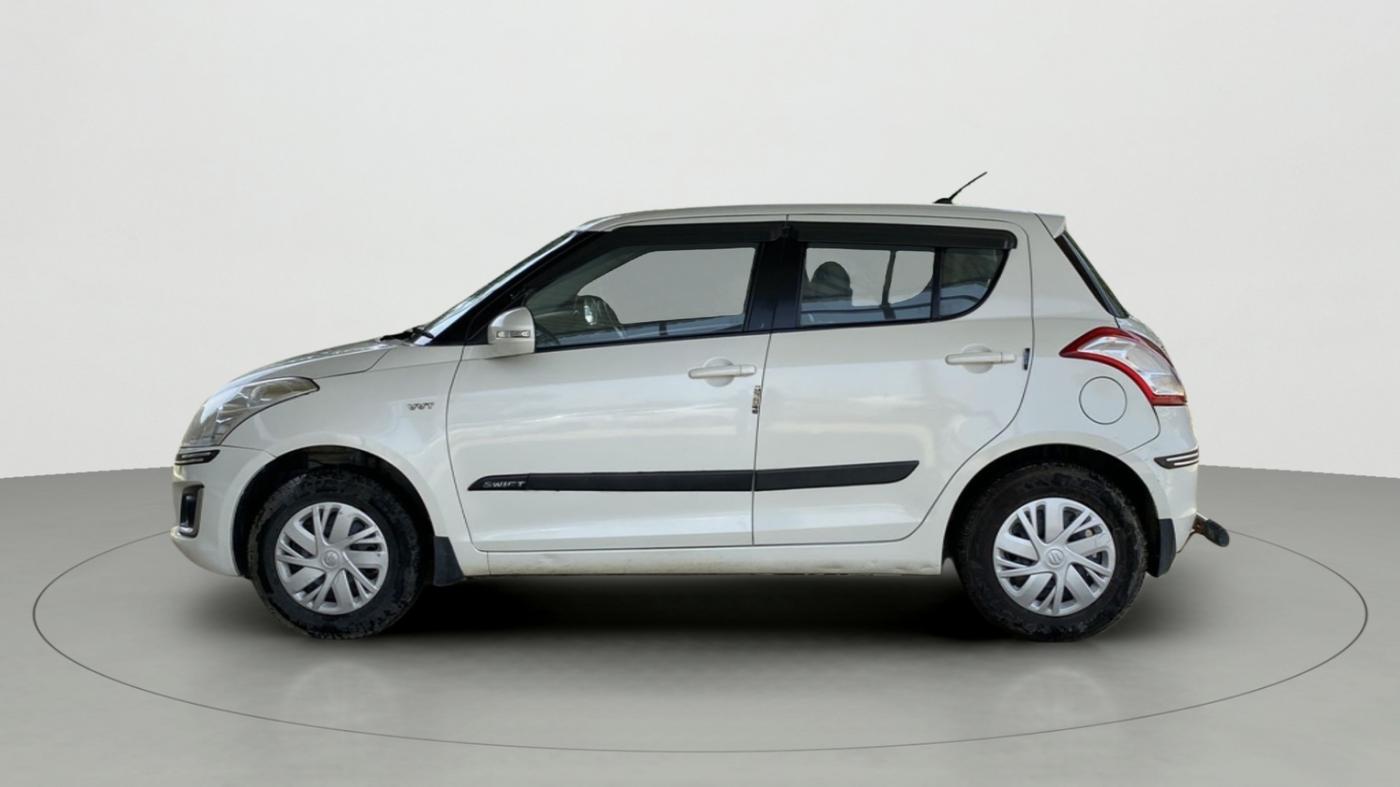2017 Maruti Swift VXI O, CNG, Manual, 49,295 km, Left Side